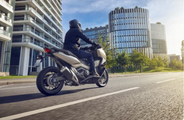 Honda forza 750 2025 mới vừa ra mắt đẹp quá mọi người ơi