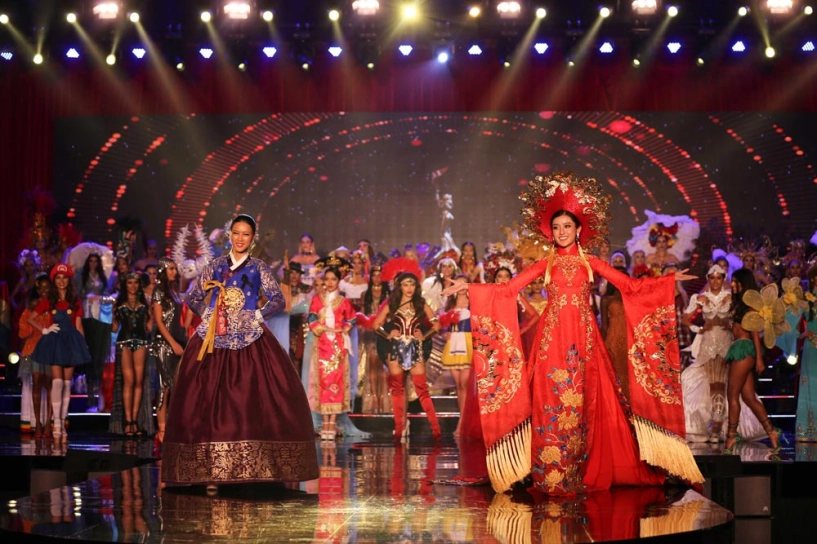 Huyền my khiến quốc phục việt nam nổi bật giữa dàn trang phục dân tộc thế giới