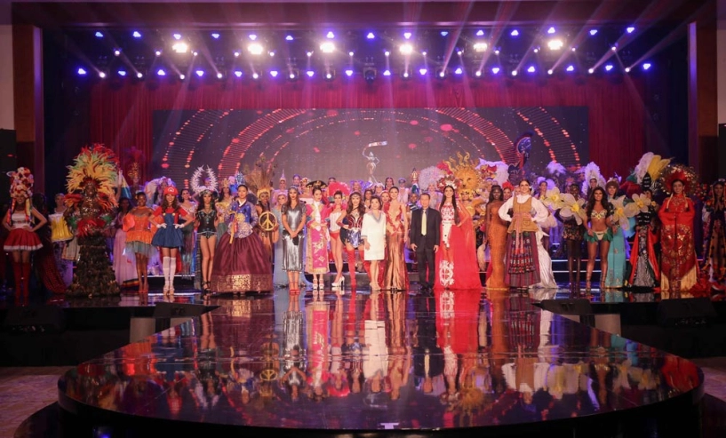 Huyền my khiến quốc phục việt nam nổi bật giữa dàn trang phục dân tộc thế giới