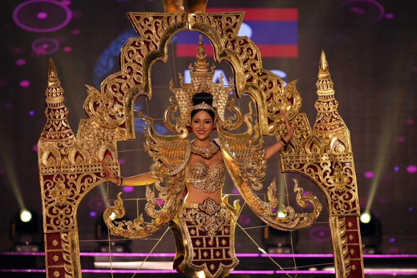 Huyền my khiến quốc phục việt nam nổi bật giữa dàn trang phục dân tộc thế giới