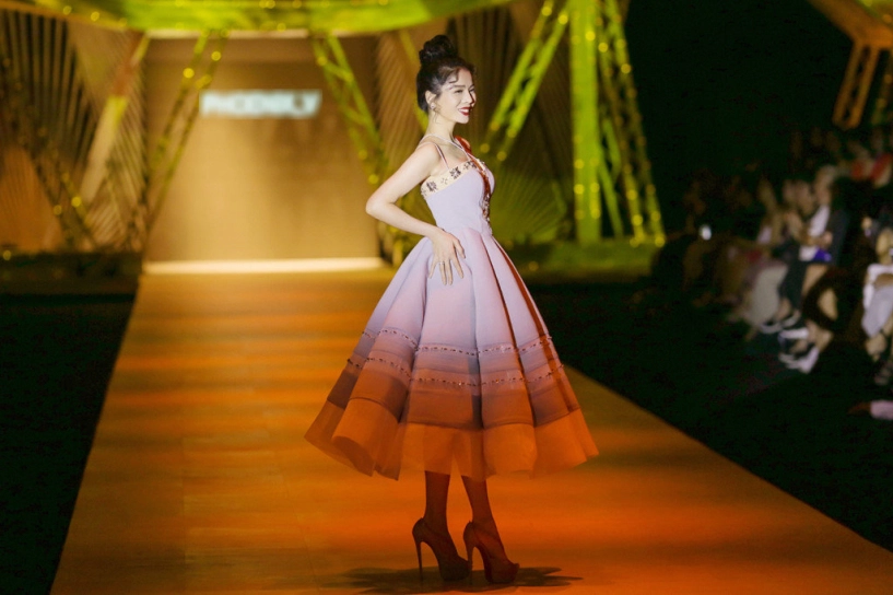 Khi sao việt không ngại chân ngắn tự tin dẫn đầu dàn chân dài