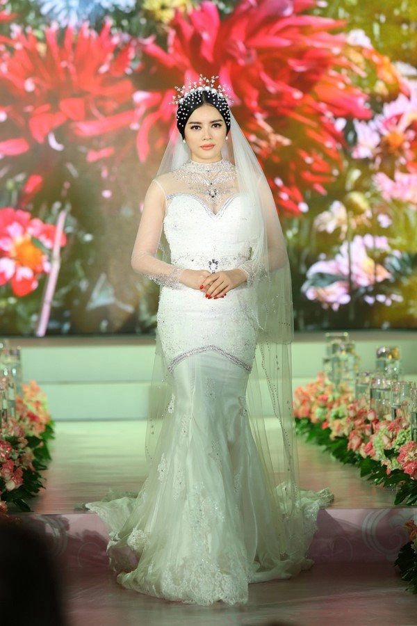 Khi sao việt không ngại chân ngắn tự tin dẫn đầu dàn chân dài