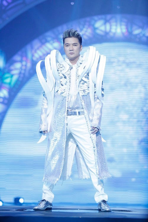 Khi sao việt không ngại chân ngắn tự tin dẫn đầu dàn chân dài