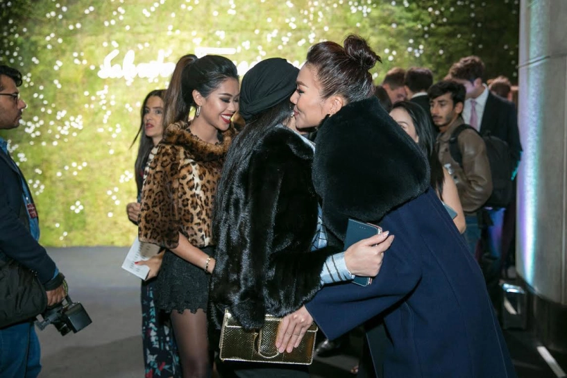 Không cần cầu kỳ màu mè thanh hằng khoe đẳng cấp ngôi sao tại milan fashion week