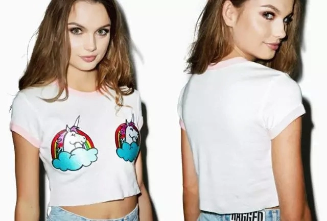 Không cần hở lộ các cô gái mặc thế này cũng đủ để vòng 1 gây chú ý