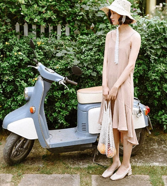 Không ngờ những chiếc giỏ đi chợ của bà của má lại có ngày lên đỉnh thời trang