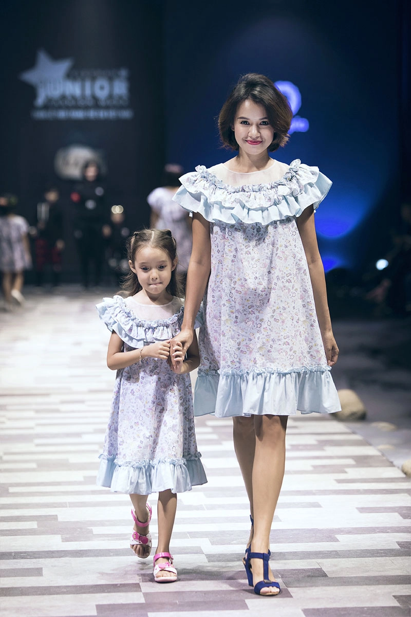 Kỷ niệm 9 năm ngày cưới ốc thanh vân đưa 3 con đi làm mẫu nhí