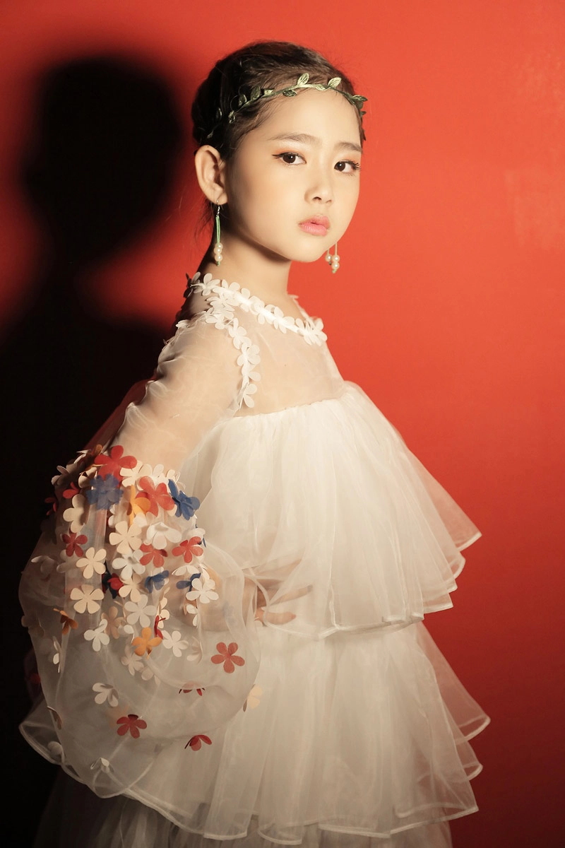 Kỷ niệm 9 năm ngày cưới ốc thanh vân đưa 3 con đi làm mẫu nhí