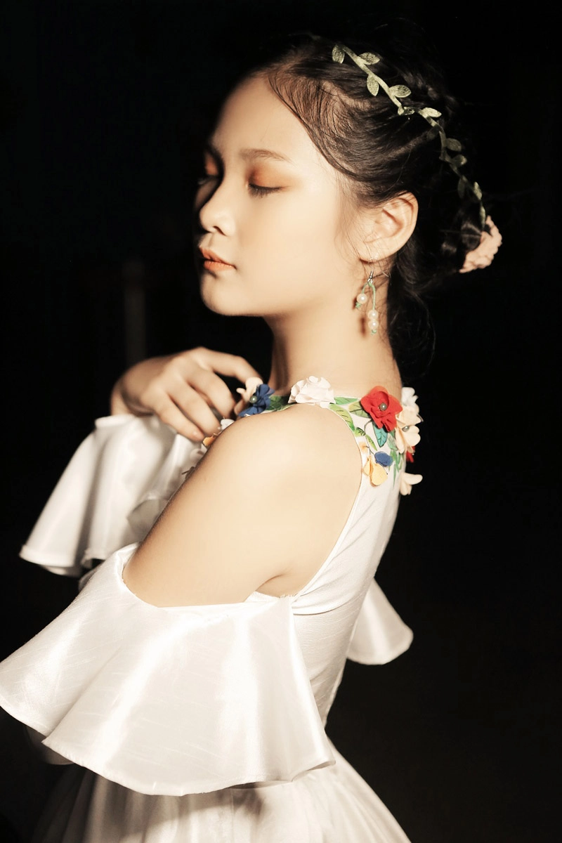 Kỷ niệm 9 năm ngày cưới ốc thanh vân đưa 3 con đi làm mẫu nhí