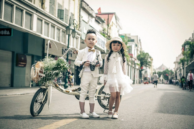 Loạt mẫu nhí gây náo loạn hà nội khi lên đồ tạo dáng không thua người lớn