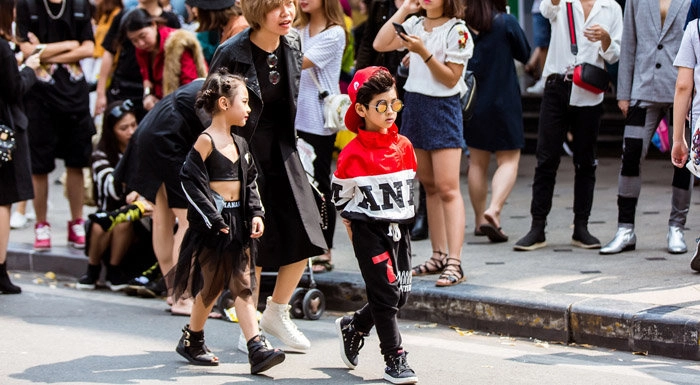 Loạt mẫu nhí gây náo loạn hà nội khi lên đồ tạo dáng không thua người lớn