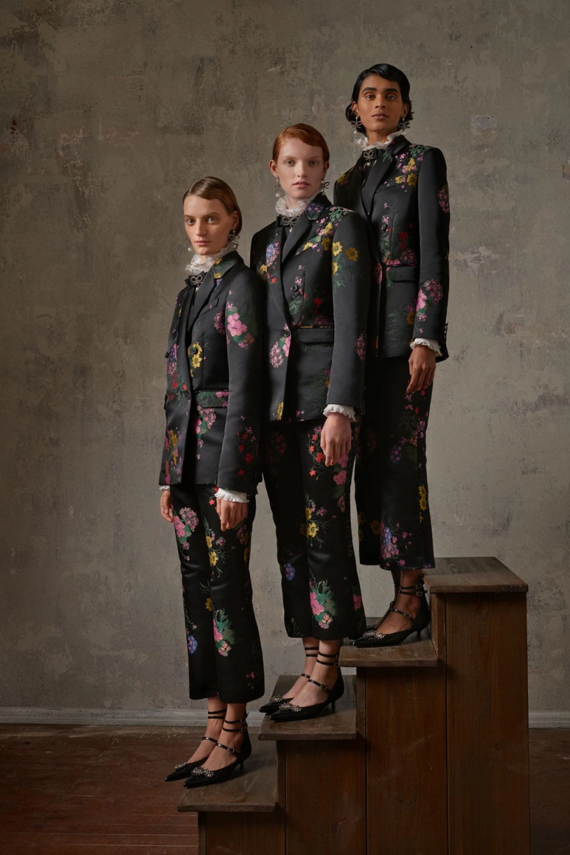 Mặc đẹp dập tắt nhiều sao ngoại nhưng chi pu vẫn bị chê kém tinh tế