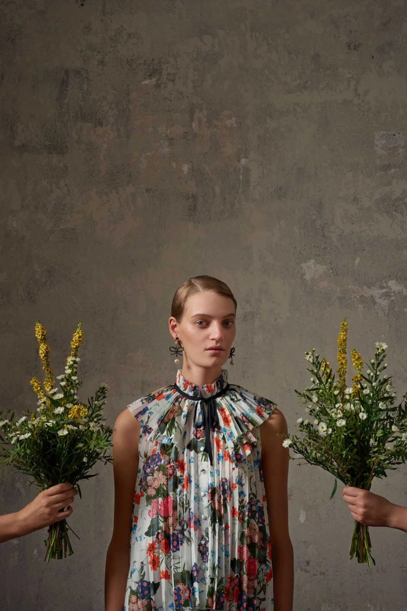 Mặc đẹp dập tắt nhiều sao ngoại nhưng chi pu vẫn bị chê kém tinh tế