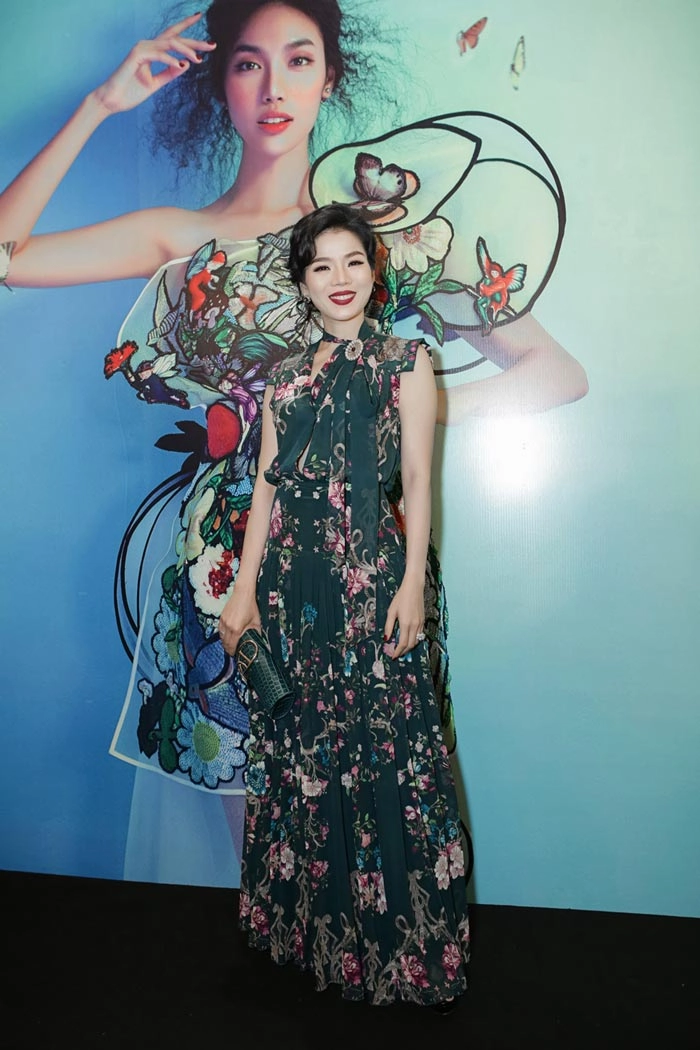 Mặc đồ siêu kén dáng một lần nữa lý nhã kỳ thể hiện gu thời trang xuất sắc