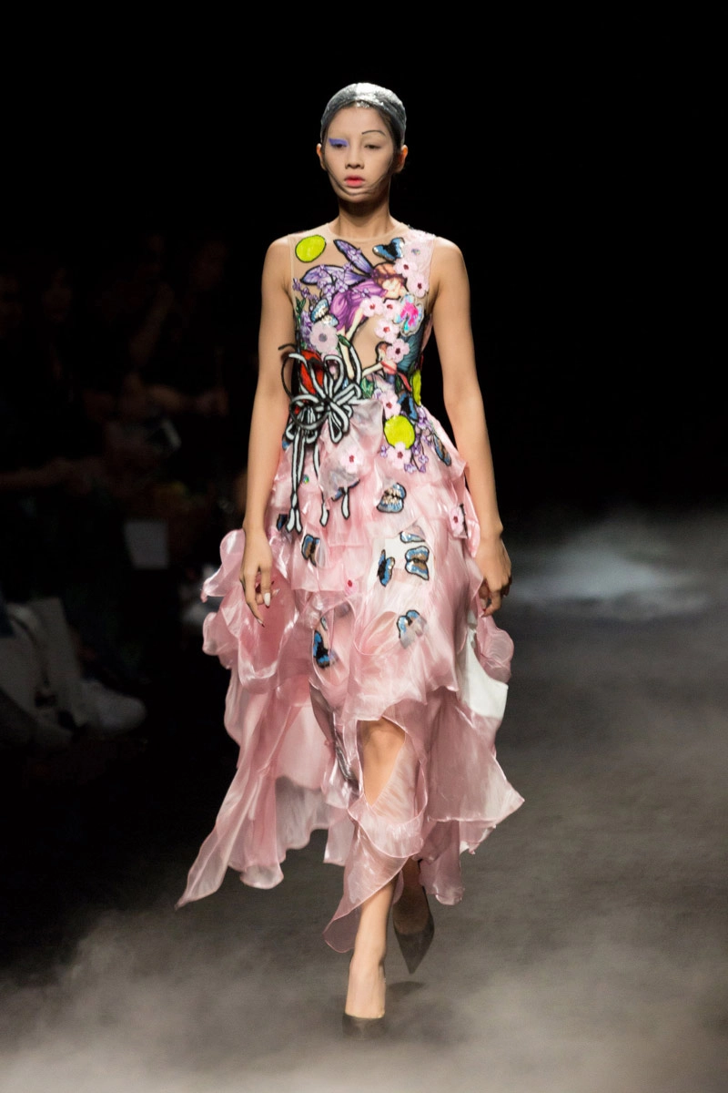 Mặc đồ siêu kén dáng một lần nữa lý nhã kỳ thể hiện gu thời trang xuất sắc