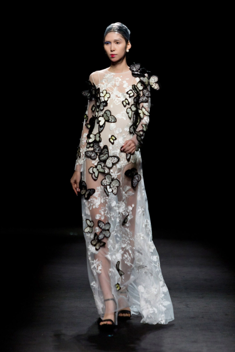 Mặc đồ siêu kén dáng một lần nữa lý nhã kỳ thể hiện gu thời trang xuất sắc