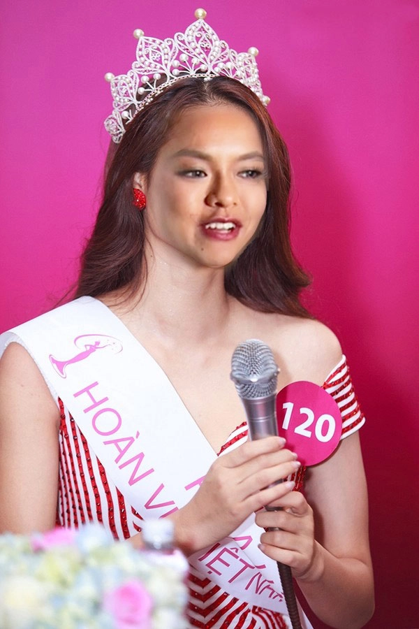 Mai ngô thi hoa hậu hoàn vũ fan lại được phen cười ngả nghiêng vì ảnh chế