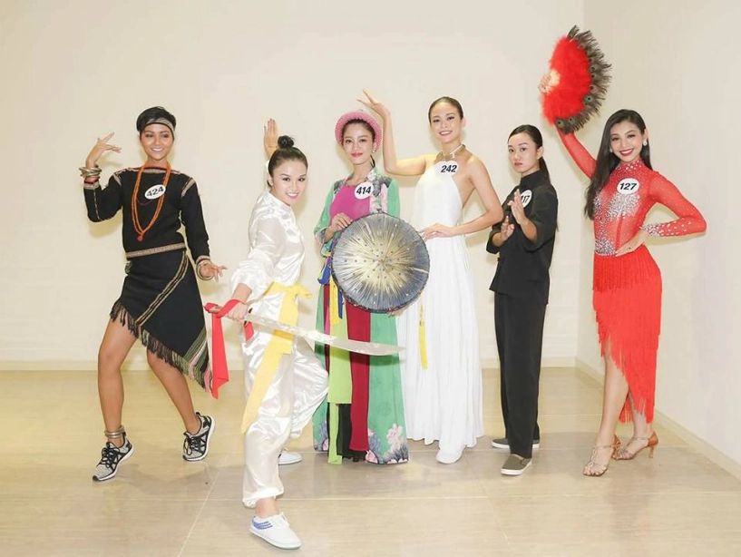 Mâu thuỷ nhận cơn mưa lời khen hoàng thuỳ tra tấn bgk hhhv bởi giọng hát