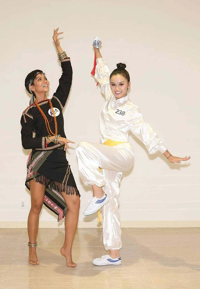 Mâu thuỷ nhận cơn mưa lời khen hoàng thuỳ tra tấn bgk hhhv bởi giọng hát