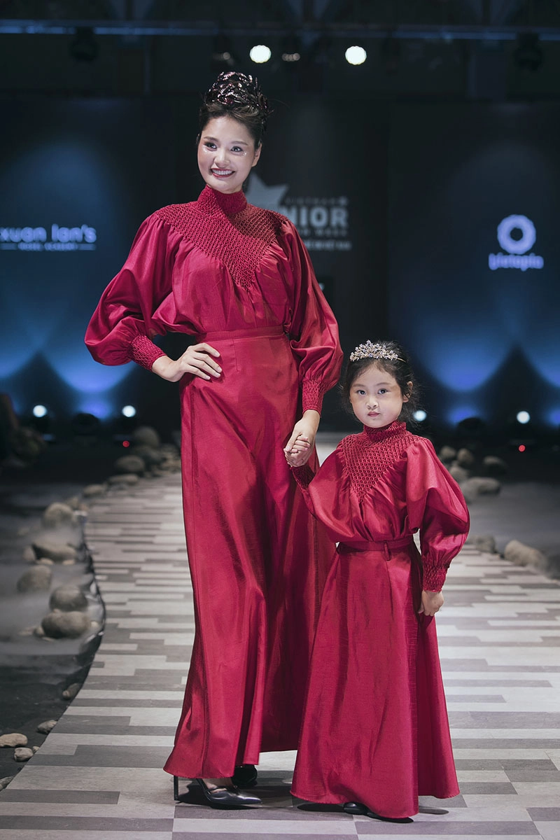 Ngắm loạt mẫu nhí đời f1 của hoa hậu hương giang xuân lan trương quỳnh anh tỏa sáng