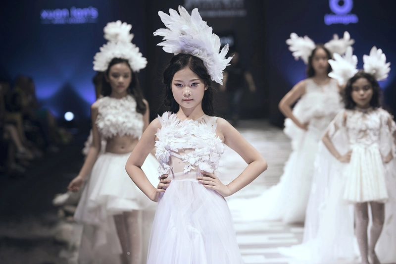 Ngắm loạt mẫu nhí đời f1 của hoa hậu hương giang xuân lan trương quỳnh anh tỏa sáng