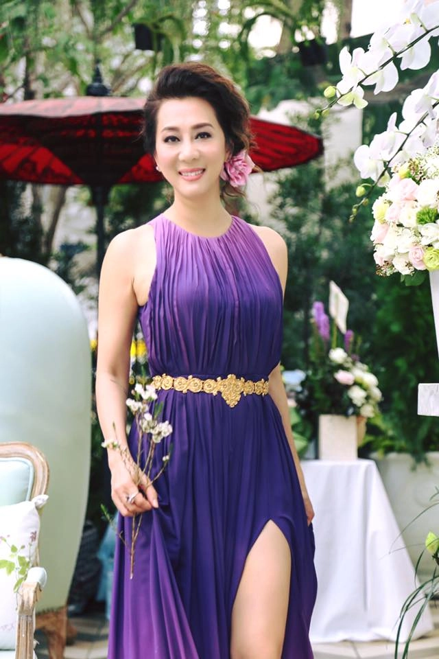 Ngoài 50 mà vẫn vẹn nguyên sắc vóc ai được như mc kỳ duyên