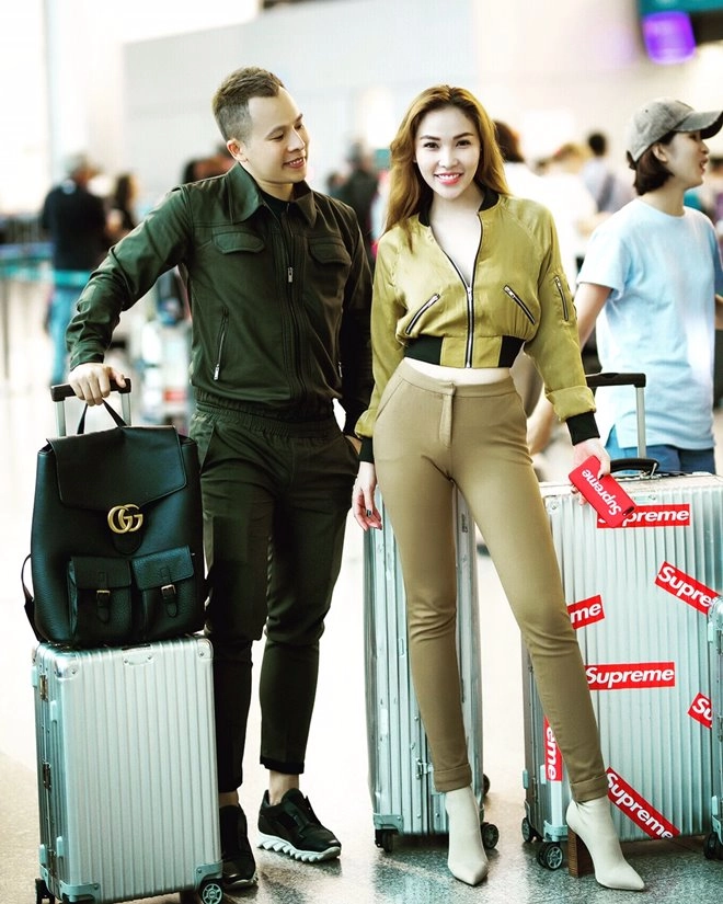 Ngọc trinh gây chú ý khi diện quần ống cao ống thấp ra sân bay