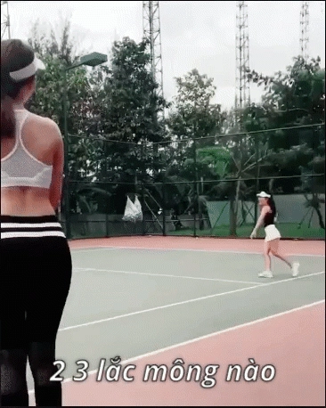 Ngọc trinh lắc mông tạo dáng điên đảo trên sân tennis khiến fan cười đau bụng