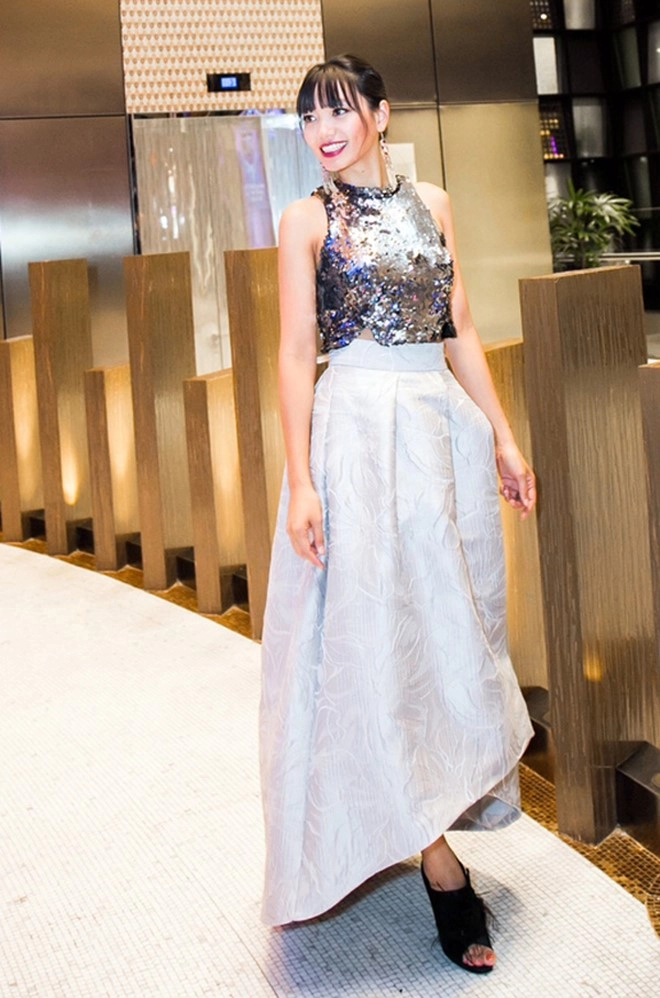 Ngọc trinh tạo dáng đầy khiêu khích trên thảm đỏ sự kiện ở australia