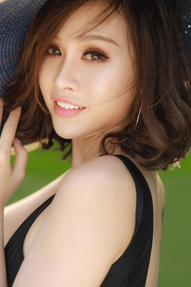 Người đẹp hoa hậu hoàn vũ 2017 khoe đường cong mượt mà với bikini