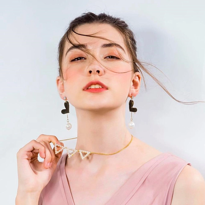 Người mẫu nga 14 tuổi chết sau show diễn kéo dài 12 tiếng