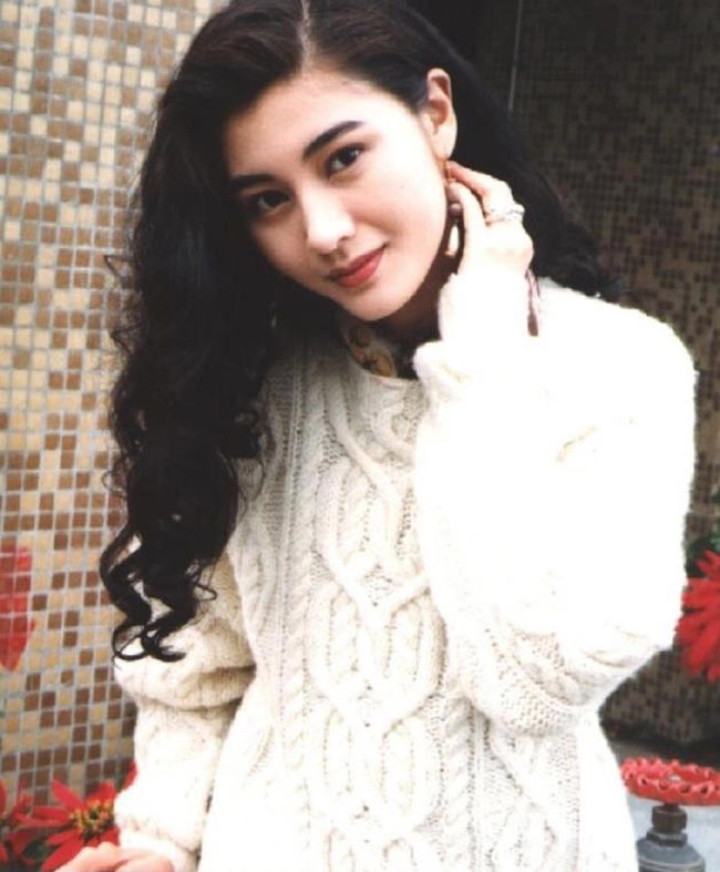 Nhìn tân hoa hậu răng hô ngậm ngùi tiếc nhan sắc hoa hậu hồng kông thuở trước