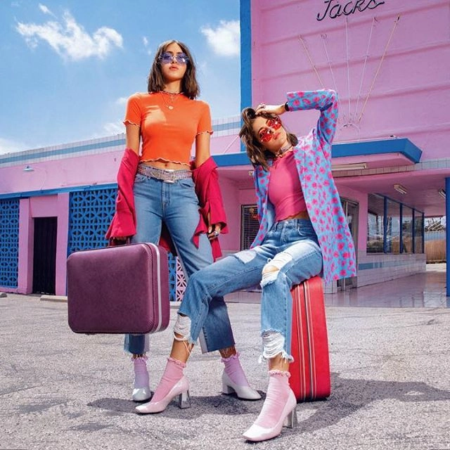 Những cặp song sinh thét ra lửa trong giới thời trang quốc tế