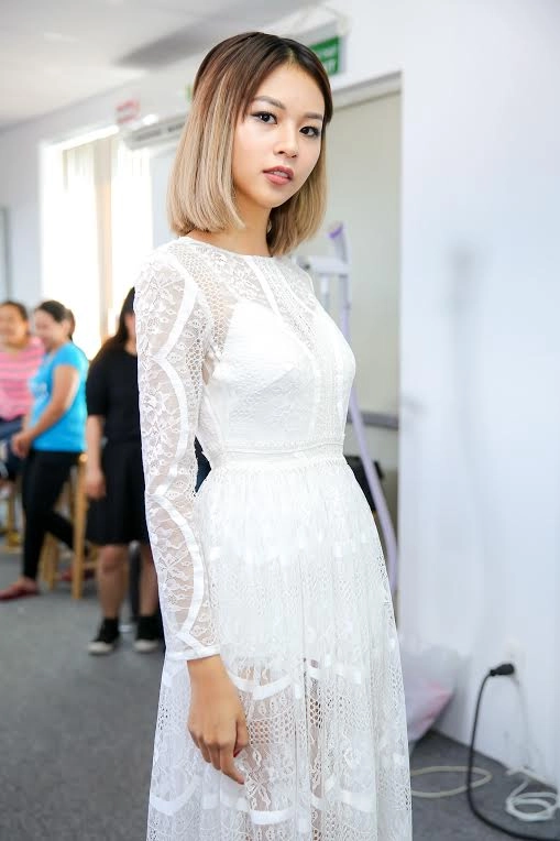 Nổi tiếng như vậy rồi mà hoàng thuỳ vẫn đi casting show thời trang như ai