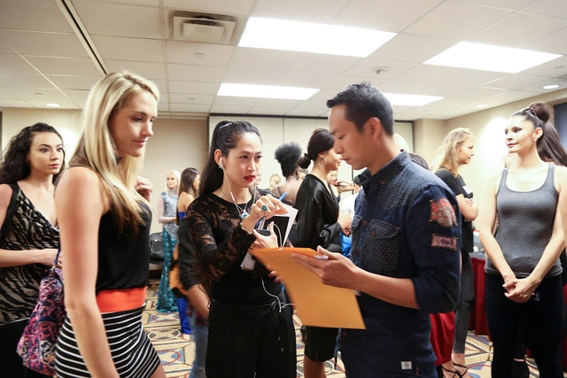 Ntk đỗ trịnh hoài nam bỏ qua những bộ xương di động tại tuần lễ thời trang new york