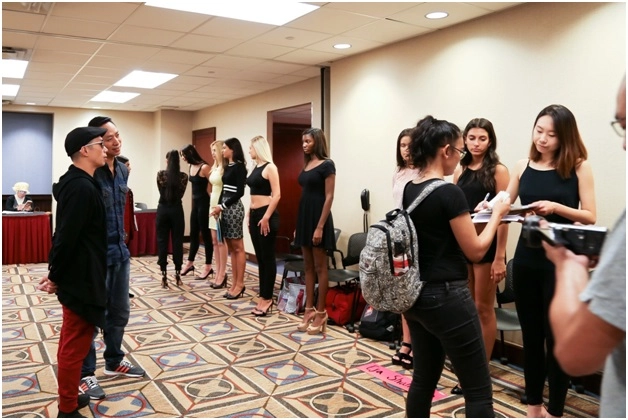 Ntk đỗ trịnh hoài nam bỏ qua những bộ xương di động tại tuần lễ thời trang new york