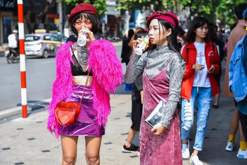 Street style fashion week cuộc chơi màu sắc đầy cá tính của giới trẻ