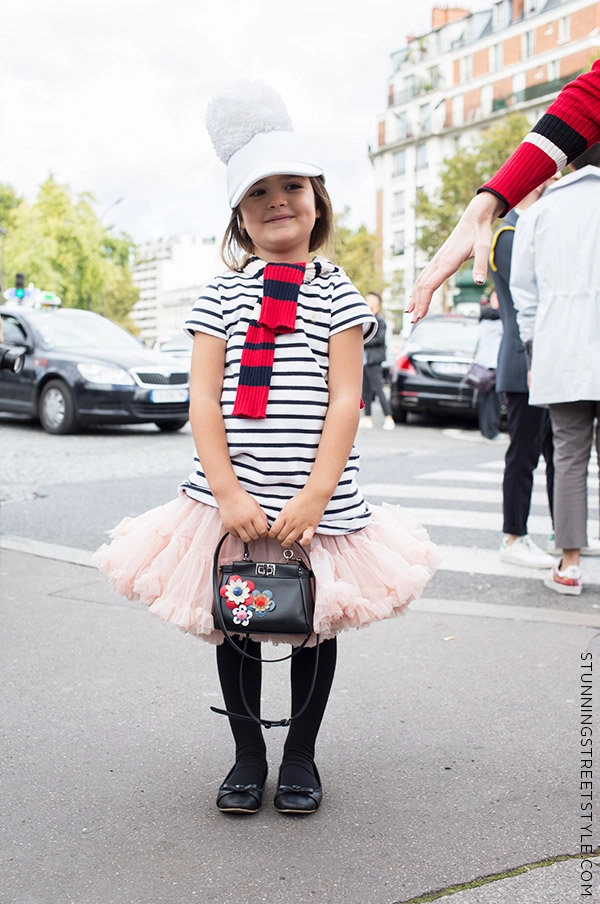 Sự khác biệt trong cách lên đồ của fashionista nhí việt và thế giới