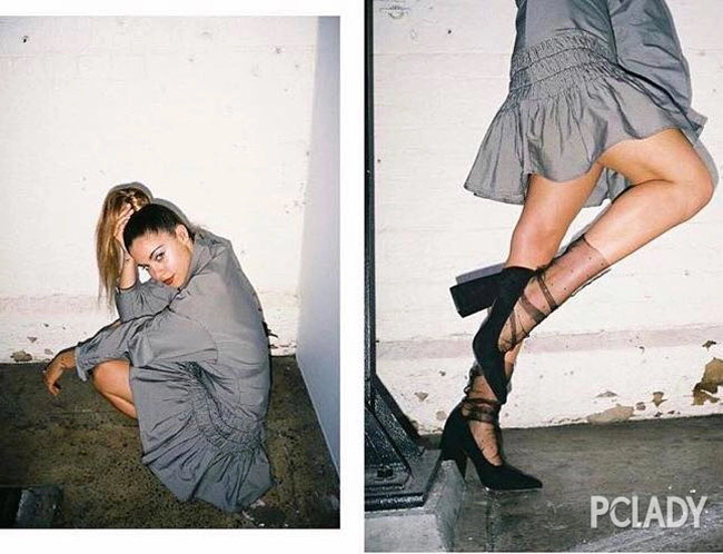 Tất voan đẹp mộng mị thế này bạn chắc chắn phải sắm cho mình một đôi