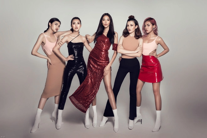 The face việt nam chậm nhưng chắc hoàng thùy sở hữu toàn gà chiến