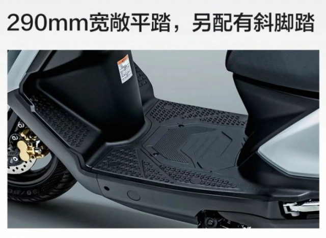 Thiết kế đẹp trang bị abs và tcs adx125 2025 có đủ sức thuyết phục ae với giá bán rẻ hơn airblade