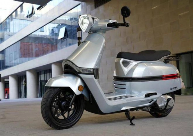 Tôi ngỡ ngàng trước ngoại hình và trang bị trên halo penta 150 mà giá chỉ ngang airblade 125