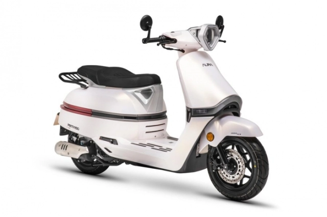 Tôi ngỡ ngàng trước ngoại hình và trang bị trên halo penta 150 mà giá chỉ ngang airblade 125