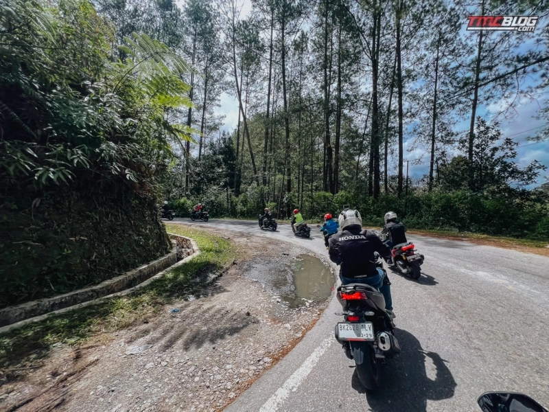 Trải nghiệm honda adv 160 cùng biker indonesia khi chinh phục hồ toba