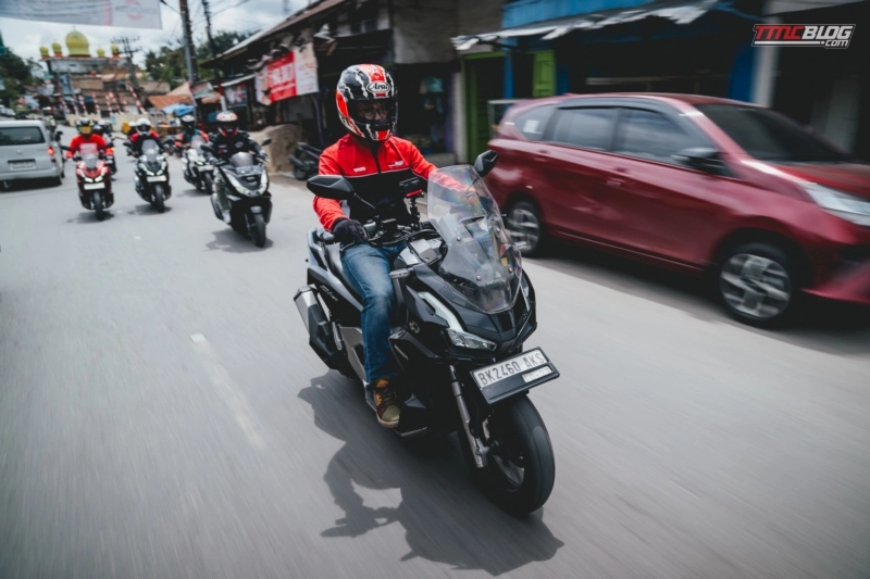 Trải nghiệm honda adv 160 cùng biker indonesia khi chinh phục hồ toba