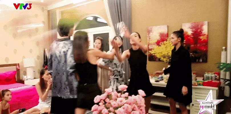 Vntm all star muốn nổ tung vì hỗn chiến hổ lốn giữa các bà chằn tai quái