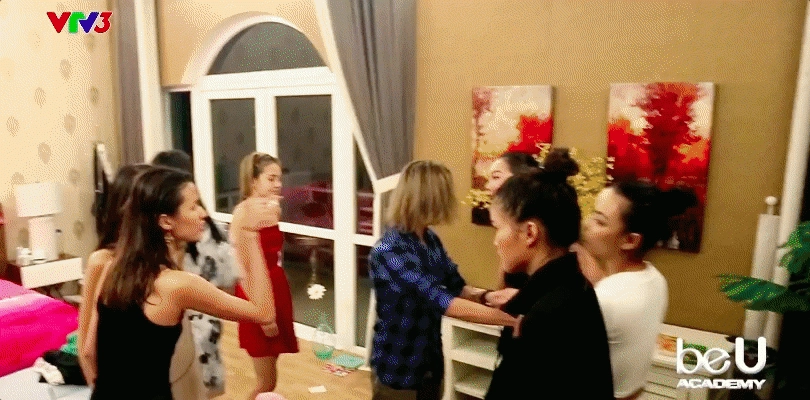 Vntm all star muốn nổ tung vì hỗn chiến hổ lốn giữa các bà chằn tai quái