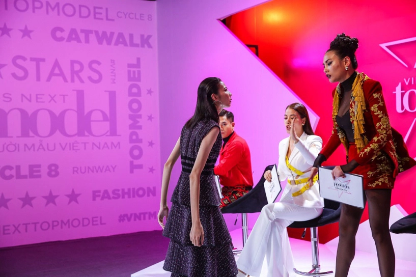 Vntm all stars thí sinh như muốn nuốt sống siêu mẫu hoàng yến