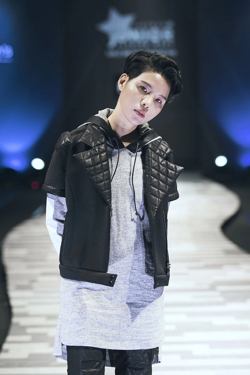 Vũ cát tường bất ngờ làm mẫu cùng loạt mẫu tí hon