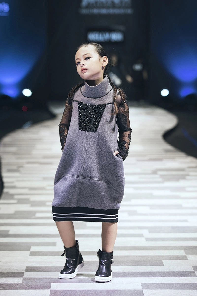 Vũ cát tường bất ngờ làm mẫu cùng loạt mẫu tí hon